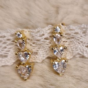 Mini boucles d'oreilles cœur pendante